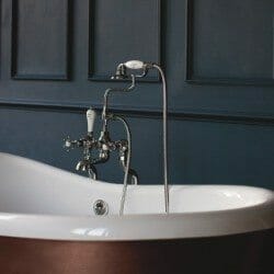 Classical freestanding bath with tap detail boat