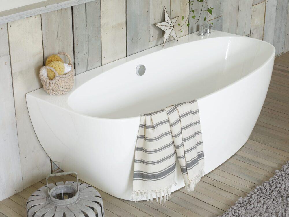 Waters Cove Bath in a bathroom setting